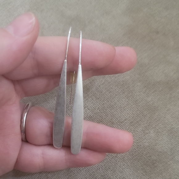 Elegant Silver Drop Earrings - Picture 1 of 1